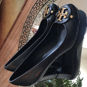 Tory Burch Navy Blue Leather Heels